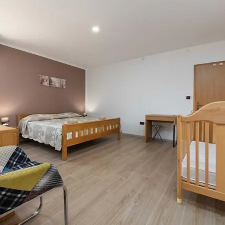 Holiday home Emini *